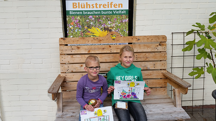Gewinnerinnen des Mailwettbewerb vom Imkerverein Uelsen und Umgebung