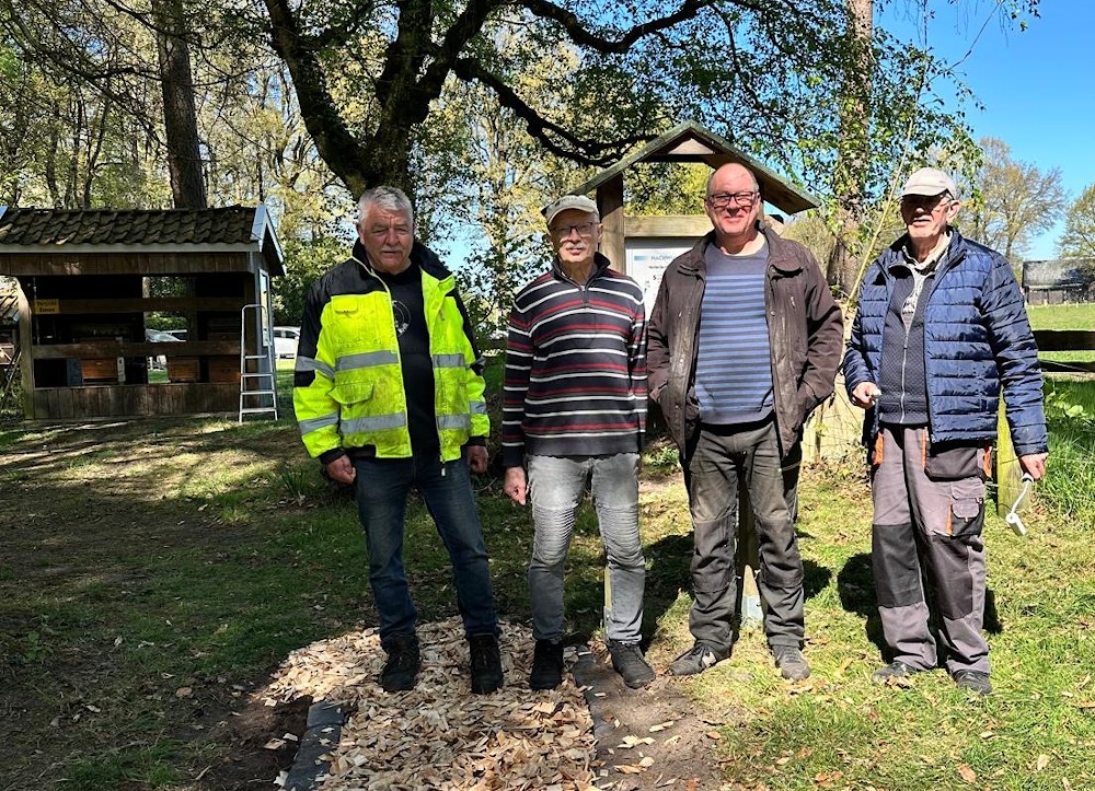 Arbeitseinsatz am Lehrbienenstand